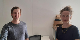 Mirco Spiegel und Ronja Trischler im Büro der Emil-Figge-Straße 50
