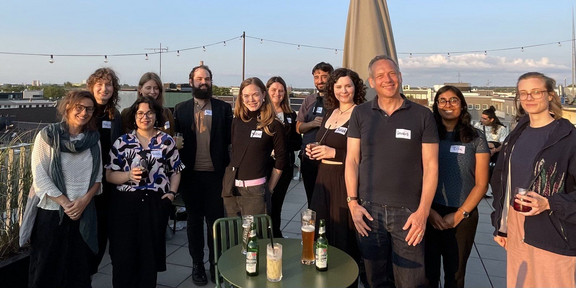 Technografie Summer School attendees on rooftop bar